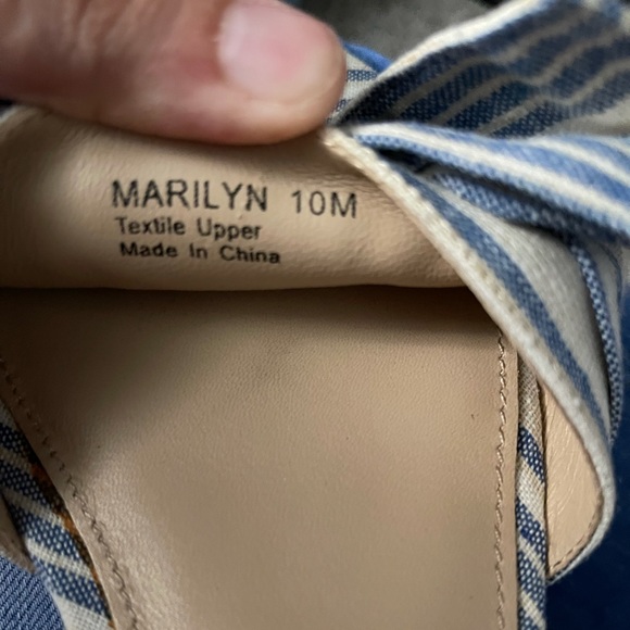 Sandals - Picture 2 of 2